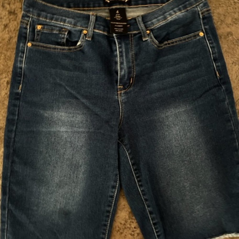 Belle High Rise denim stretchy bermuda style shorts - size 4